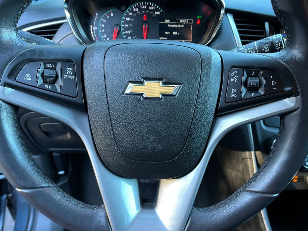 Used 2022 Chevrolet Trax LT w/ LT Convenience Package image 14