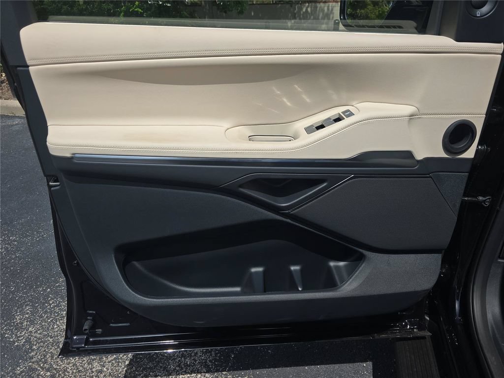New 2027 Lincoln Navigator Premiere RWD image 14