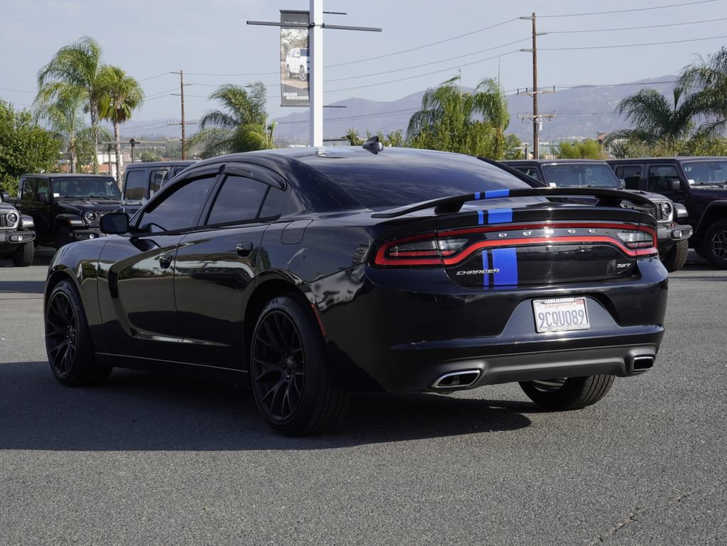 Used 2016 Dodge Charger SXT RWD image 6