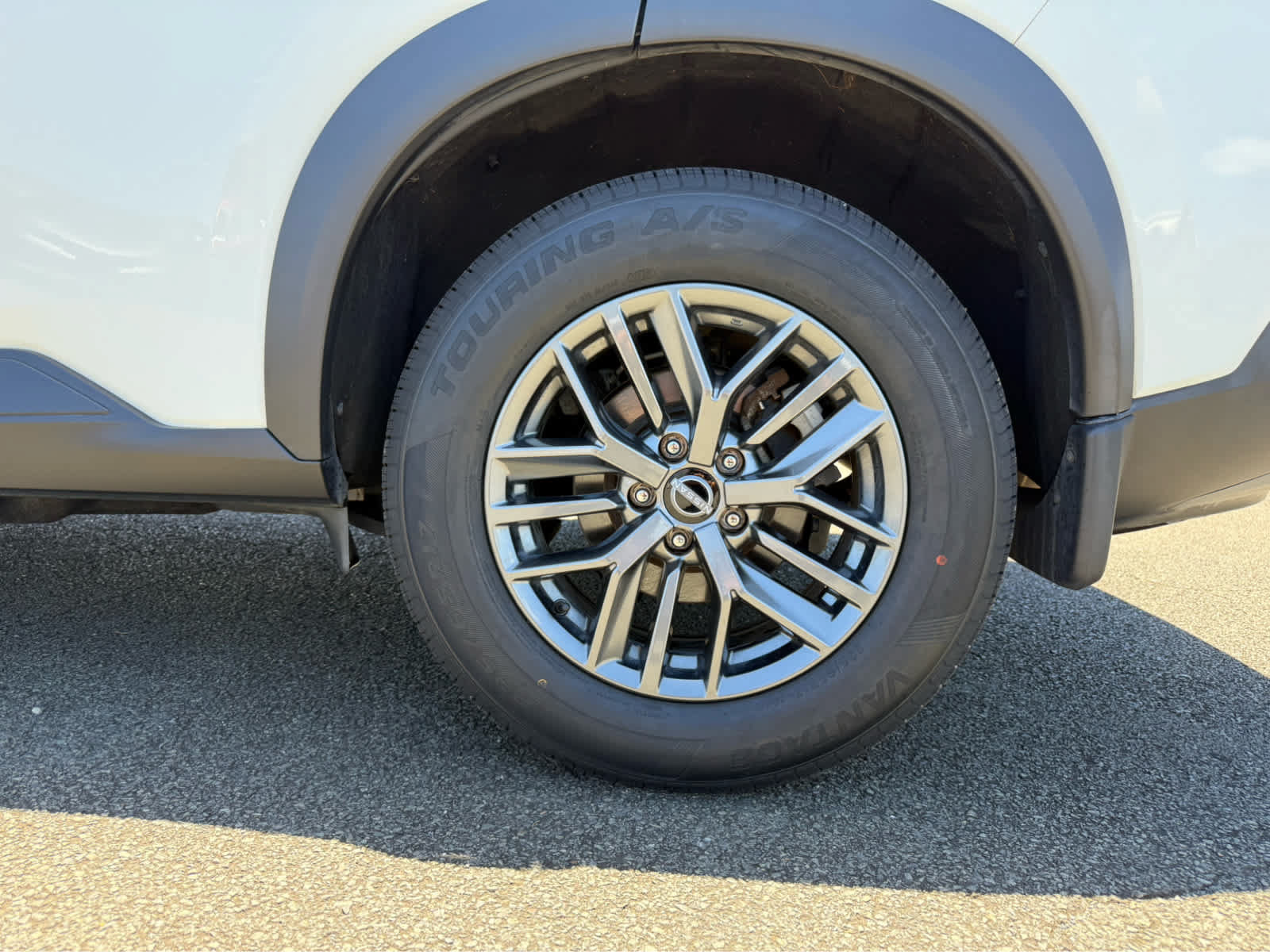 Used 2023 Nissan Rogue S FWD image 5