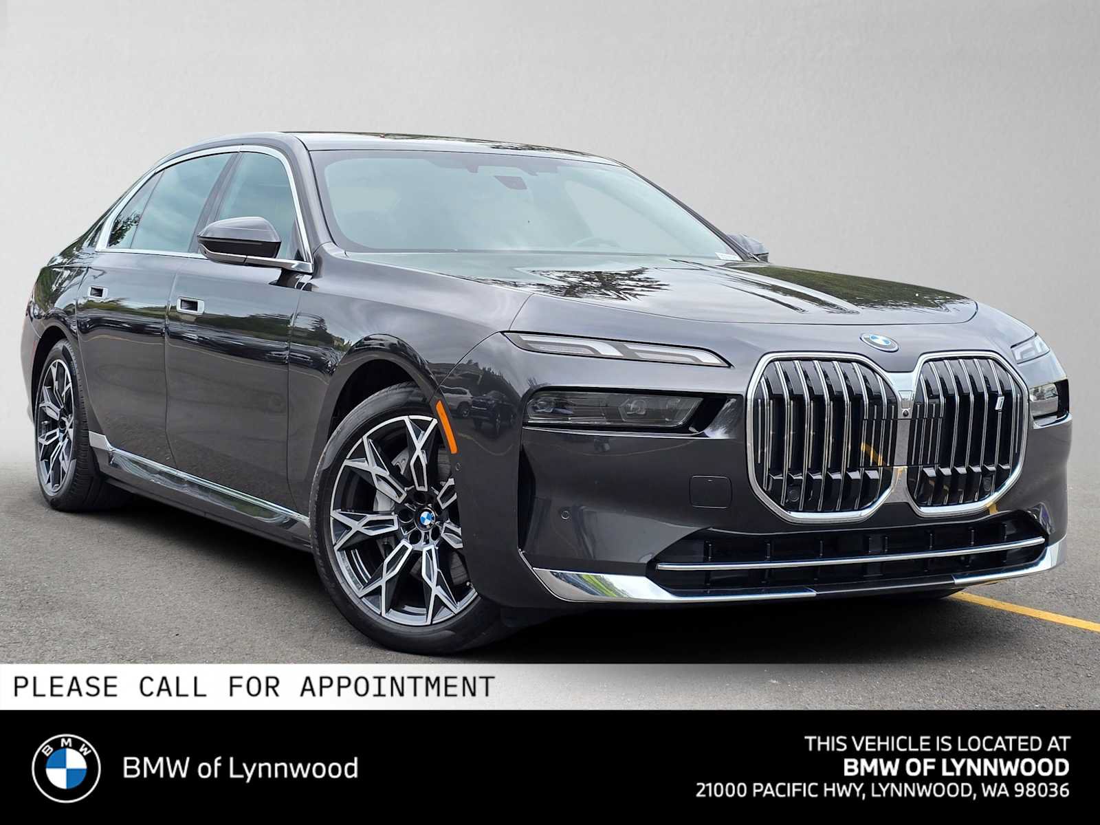 Used 2023 BMW i7 xDrive60 AWD/4WD image 1