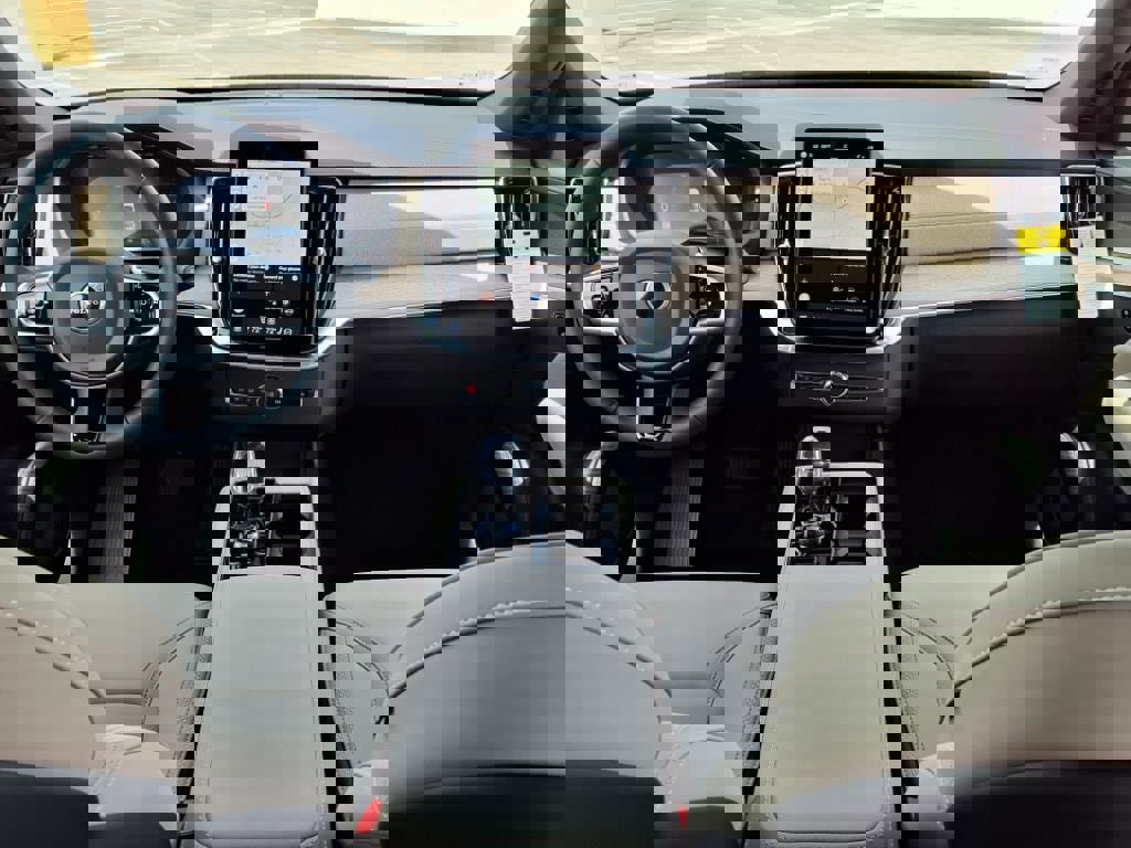 New 2025 Volvo XC90 T8 Core w/ Protection Package Premier image 11