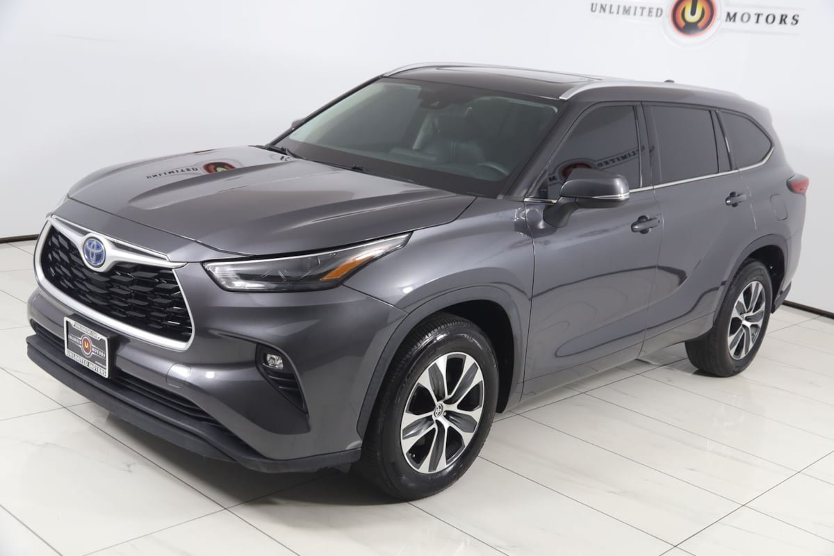 Used 2022 Toyota Highlander XLE FWD image 20