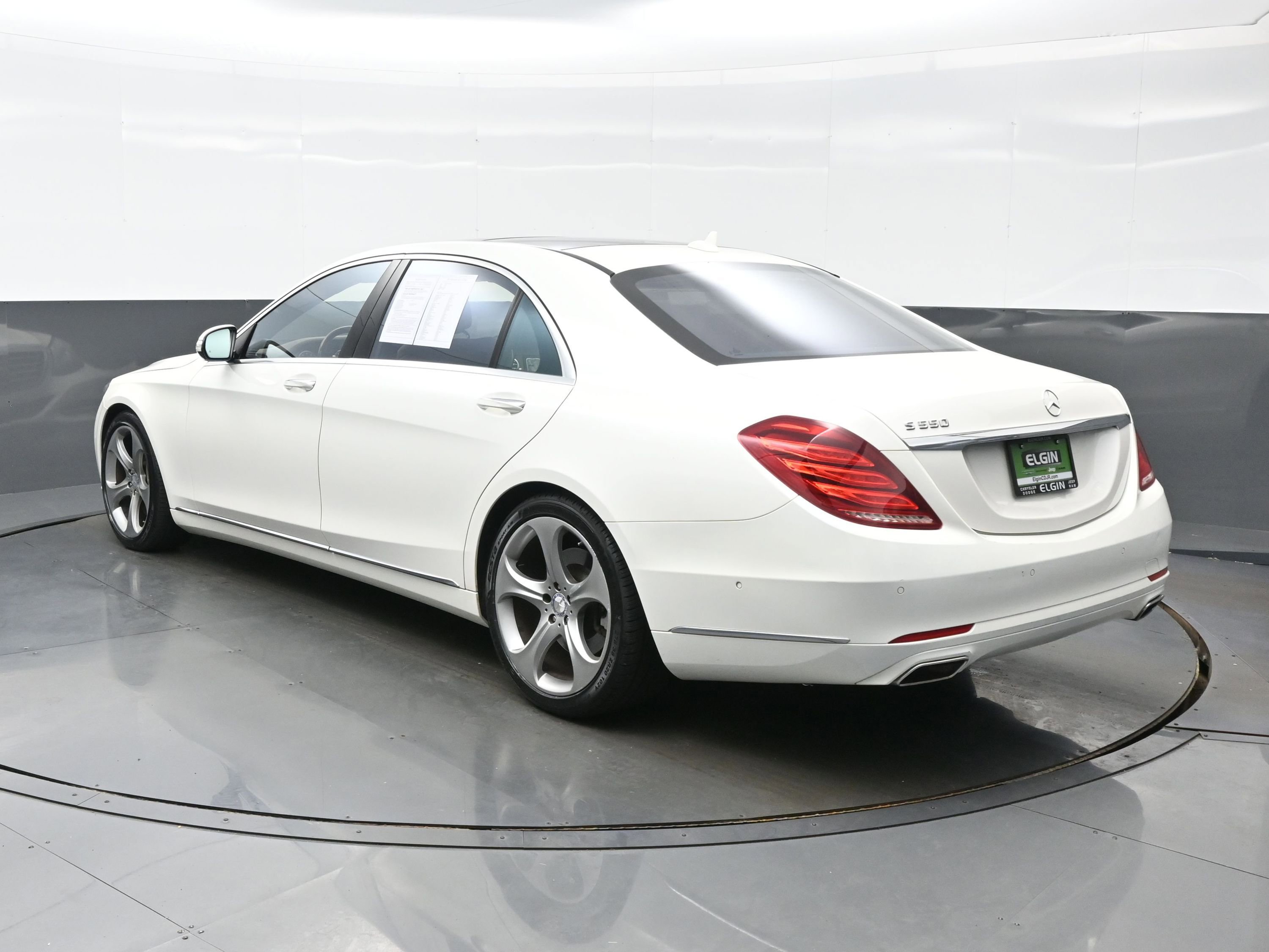 Used 2015 Mercedes-Benz S 550 Sedan image 5