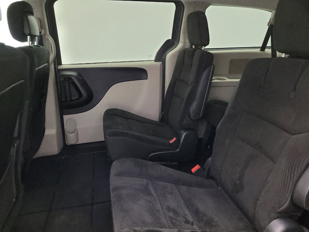 Used 2018 Dodge Grand Caravan SE w/ UConnect Hands-Free Group image 18