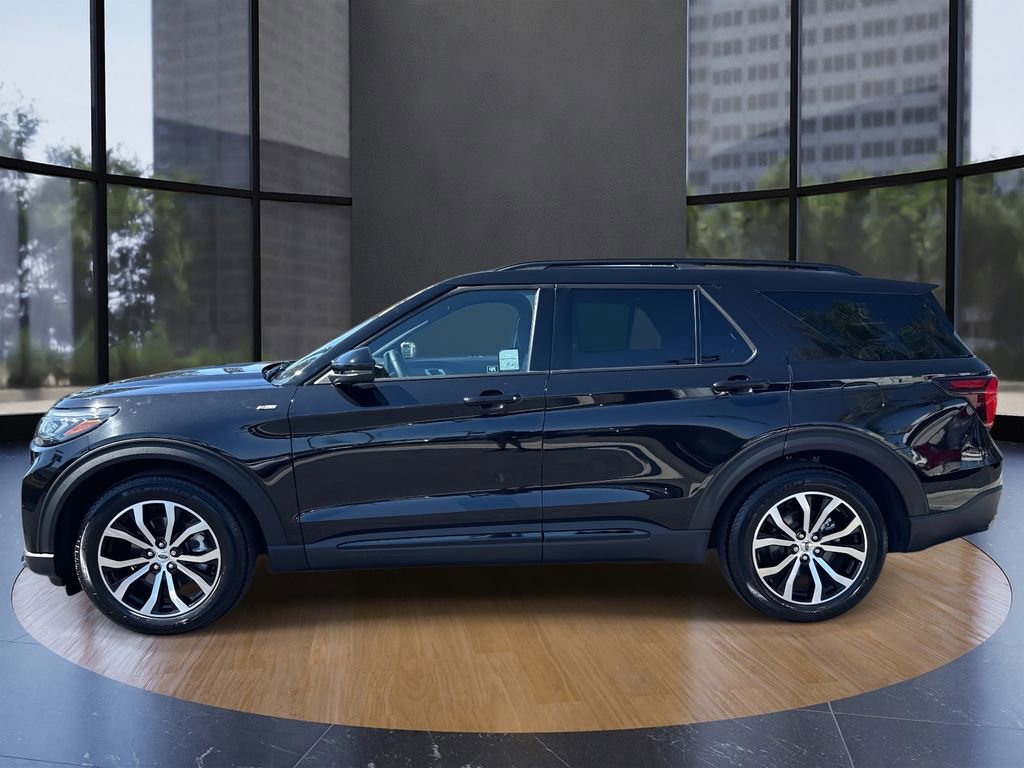Used 2025 Ford Explorer ST-Line w/ Premium Package image 5
