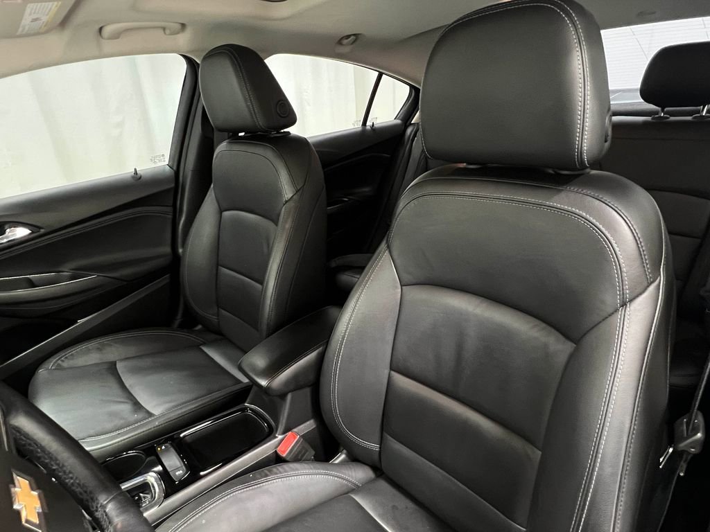 Used 2018 Chevrolet Cruze LT FWD image 14