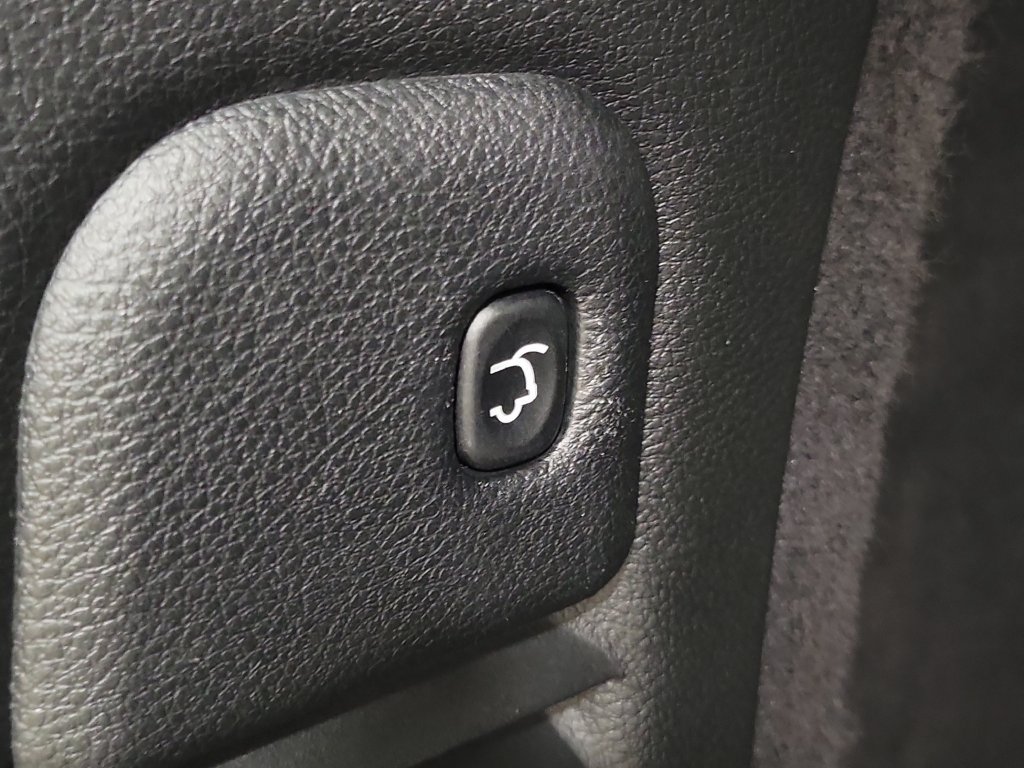 Used 2023 Dodge Durango R/T RWD image 9