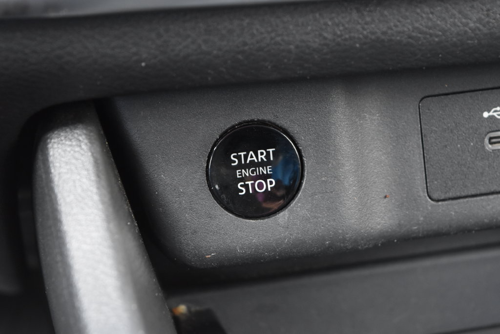 Used 2024 Nissan Rogue SV AWD/4WD image 19