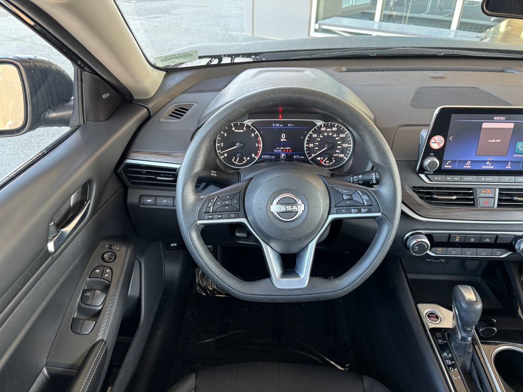 Used 2024 Nissan Altima 2.5 SV image 10