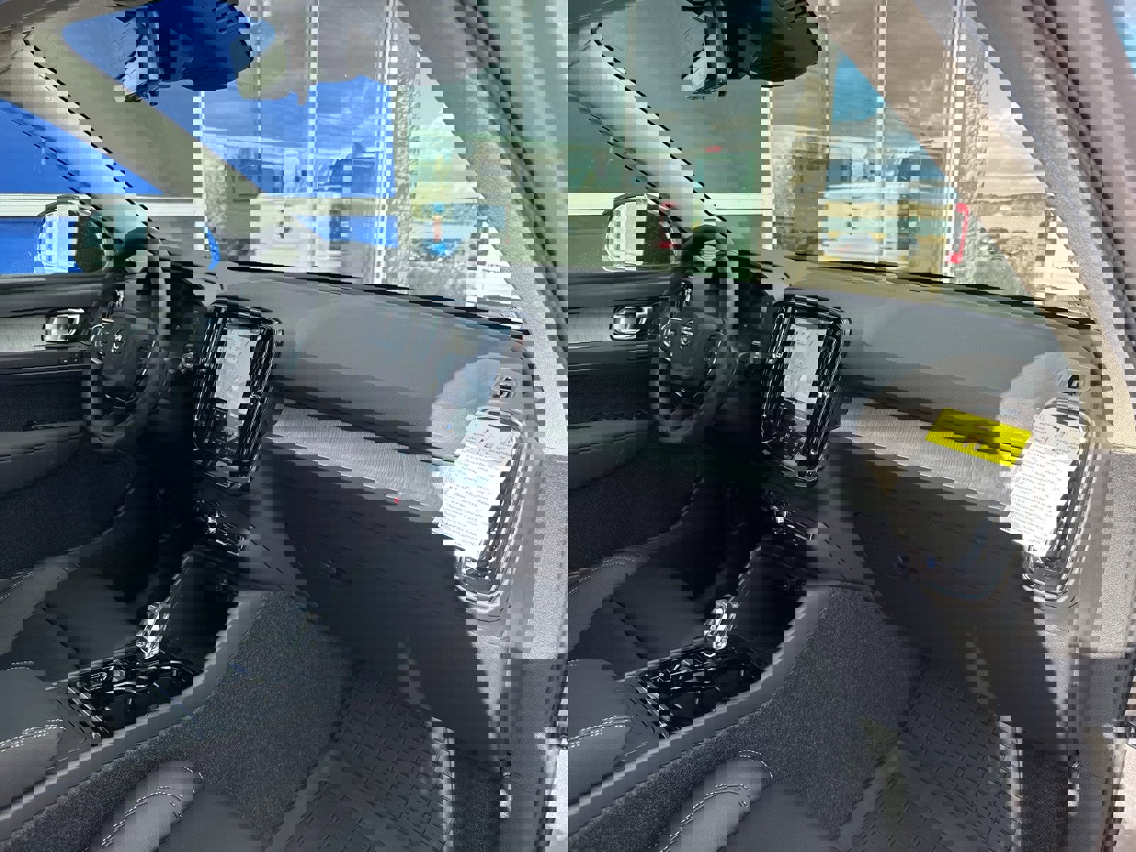 New 2026 Volvo XC40 B5 Ultra w/ Protection Package Premier image 14