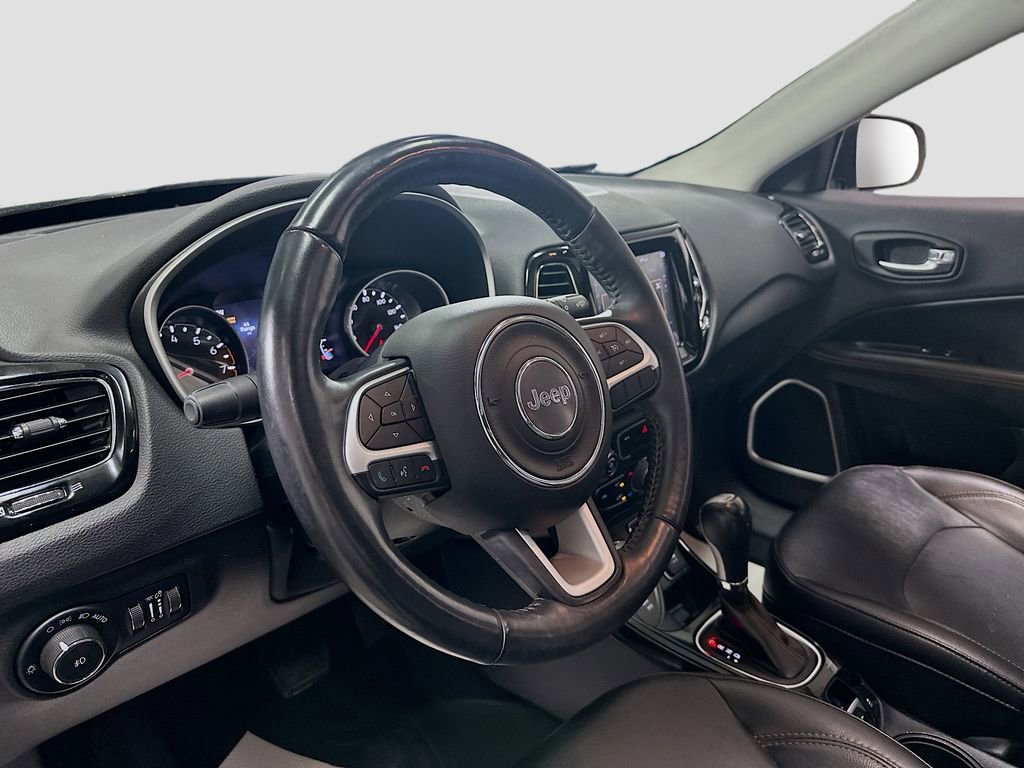 Used 2018 Jeep Compass Limited w/ Navigation Group AWD/4WD image 10