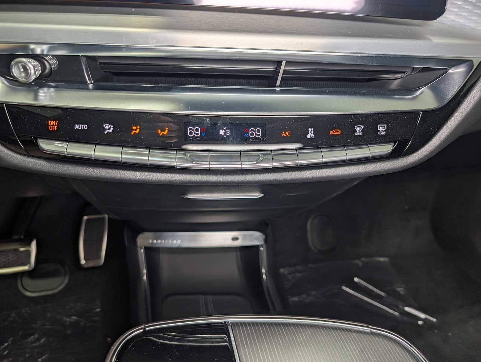 New 2026 Cadillac Lyriq V image 29