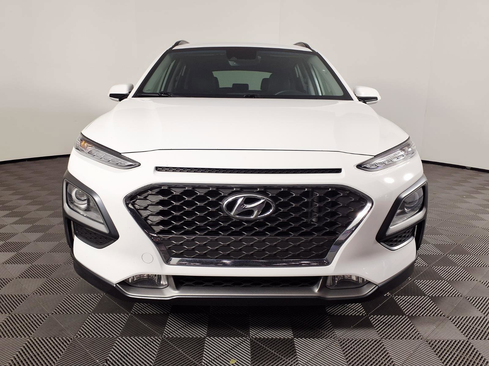 Used 2021 Hyundai Kona Limited w/ Cargo Package image 2