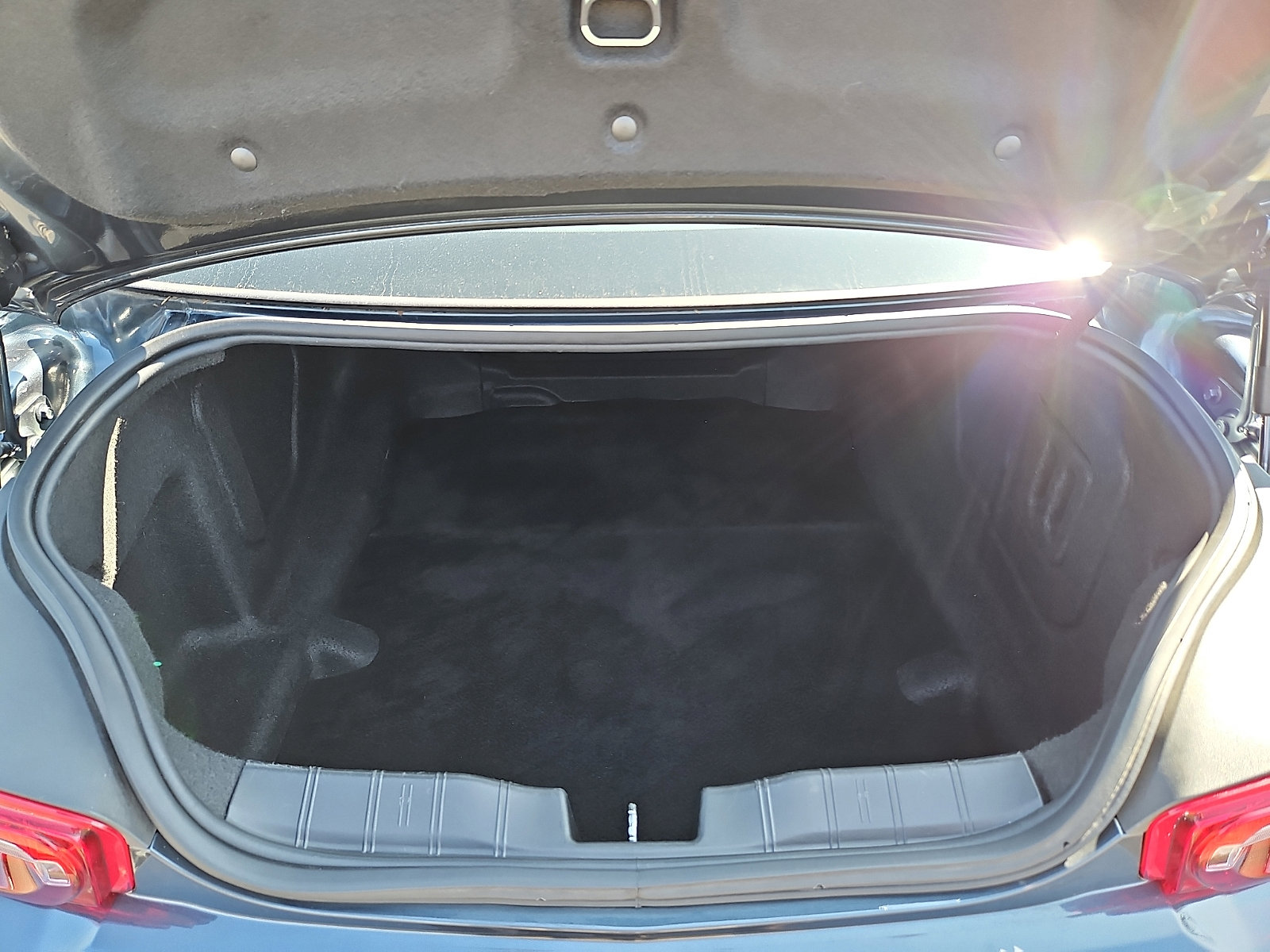 Used 2020 Chevrolet Camaro LS image 28