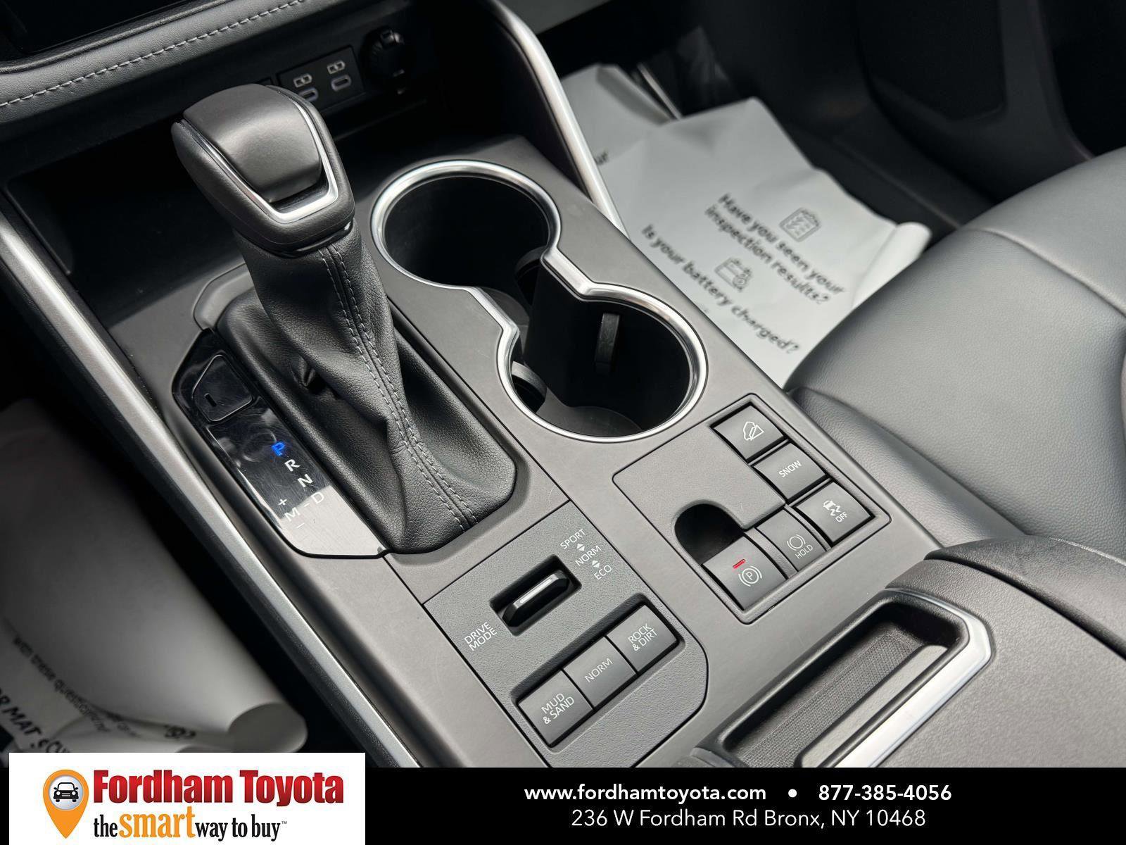 Used 2023 Toyota Highlander XLE image 30