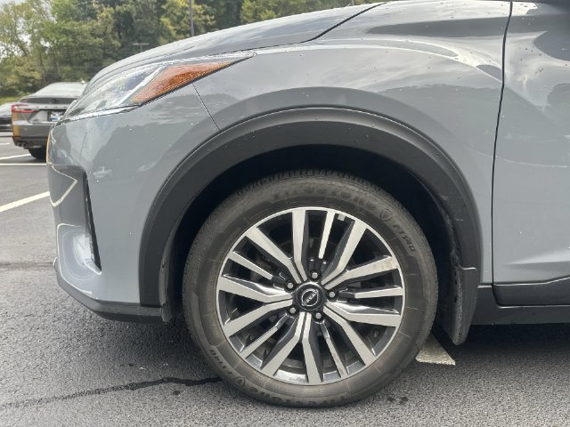 Used 2024 Nissan Kicks SV w/ Interior Electronics Package FWD image 21