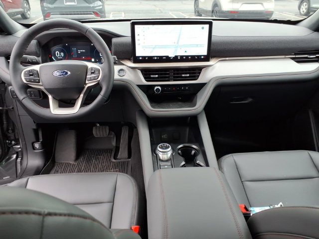Used 2027 Ford Explorer Active w/ Active Comfort Package AWD/4WD image 18