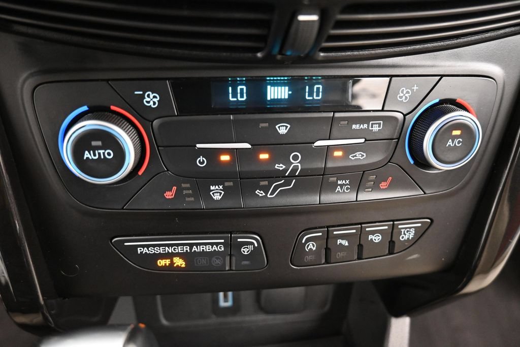 Used 2019 Ford Escape Titanium AWD/4WD image 18