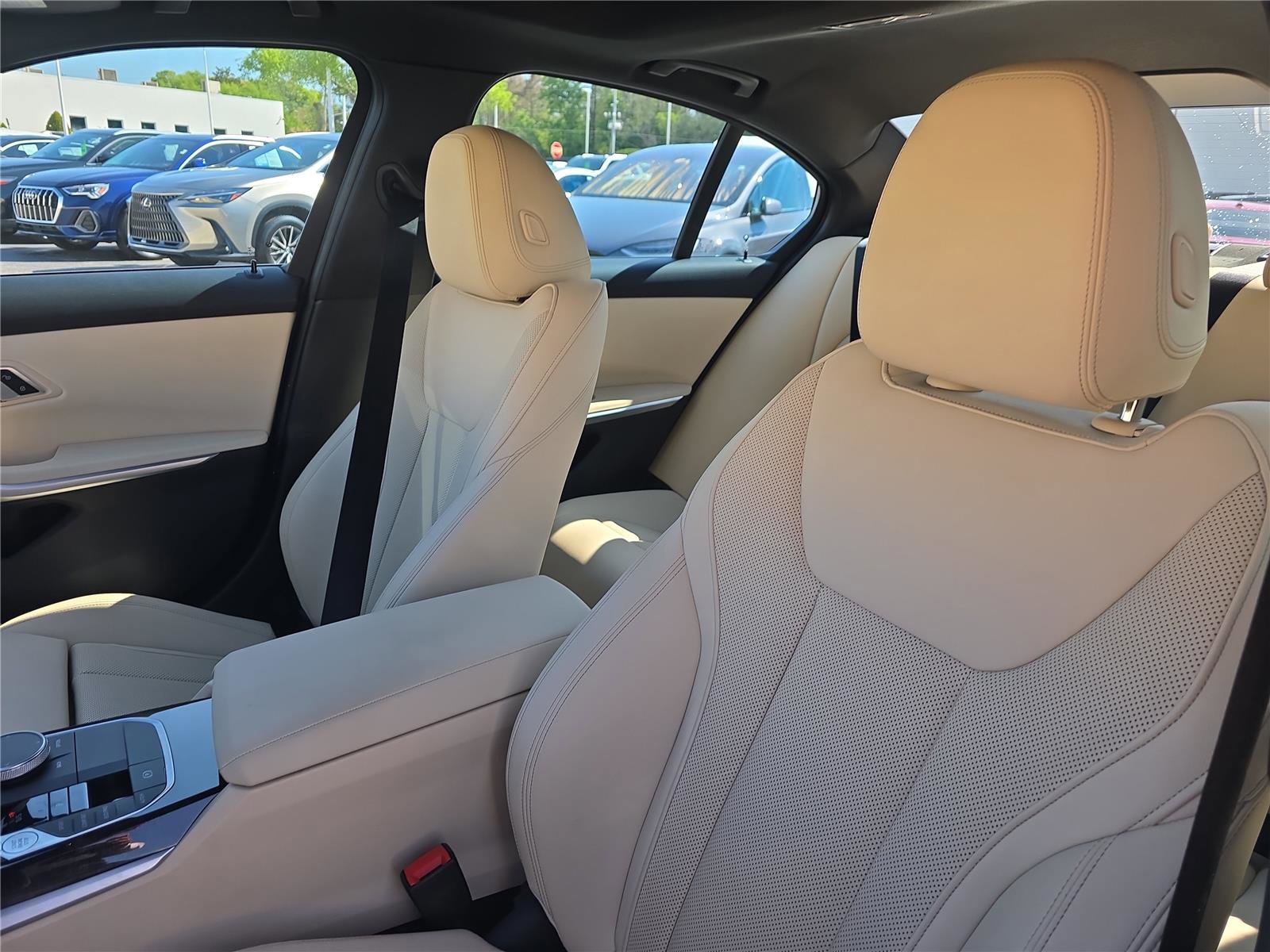 Used 2023 BMW 330i Sedan w/ M Sport Package RWD image 15