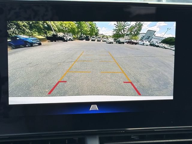 Used 2025 Chevrolet Trax LT FWD image 16