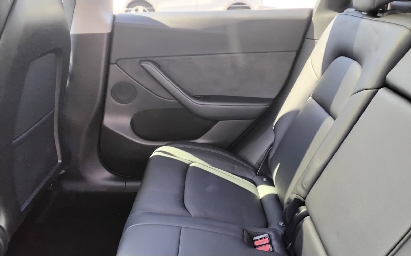 Used 2021 Tesla Model Y Long Range image 19