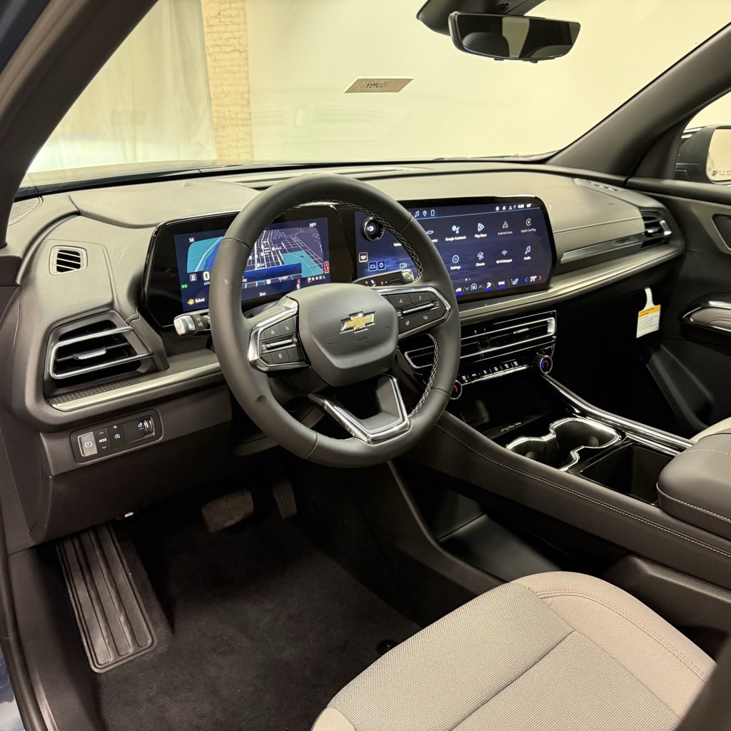 New 2026 Chevrolet Traverse LT w/ Sun and Wheel Package FWD image 27