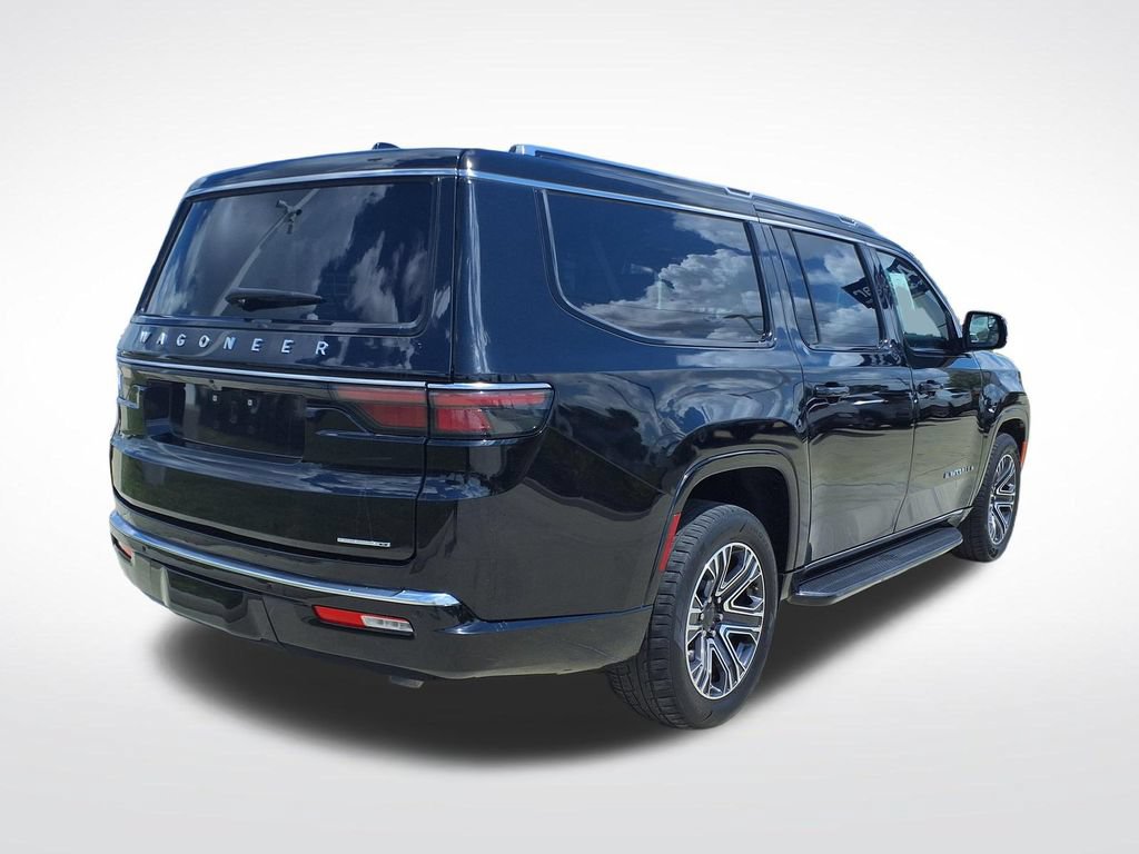 Used 2024 Jeep Wagoneer L Series II w/ Flexible Seating Group AWD/4WD image 9