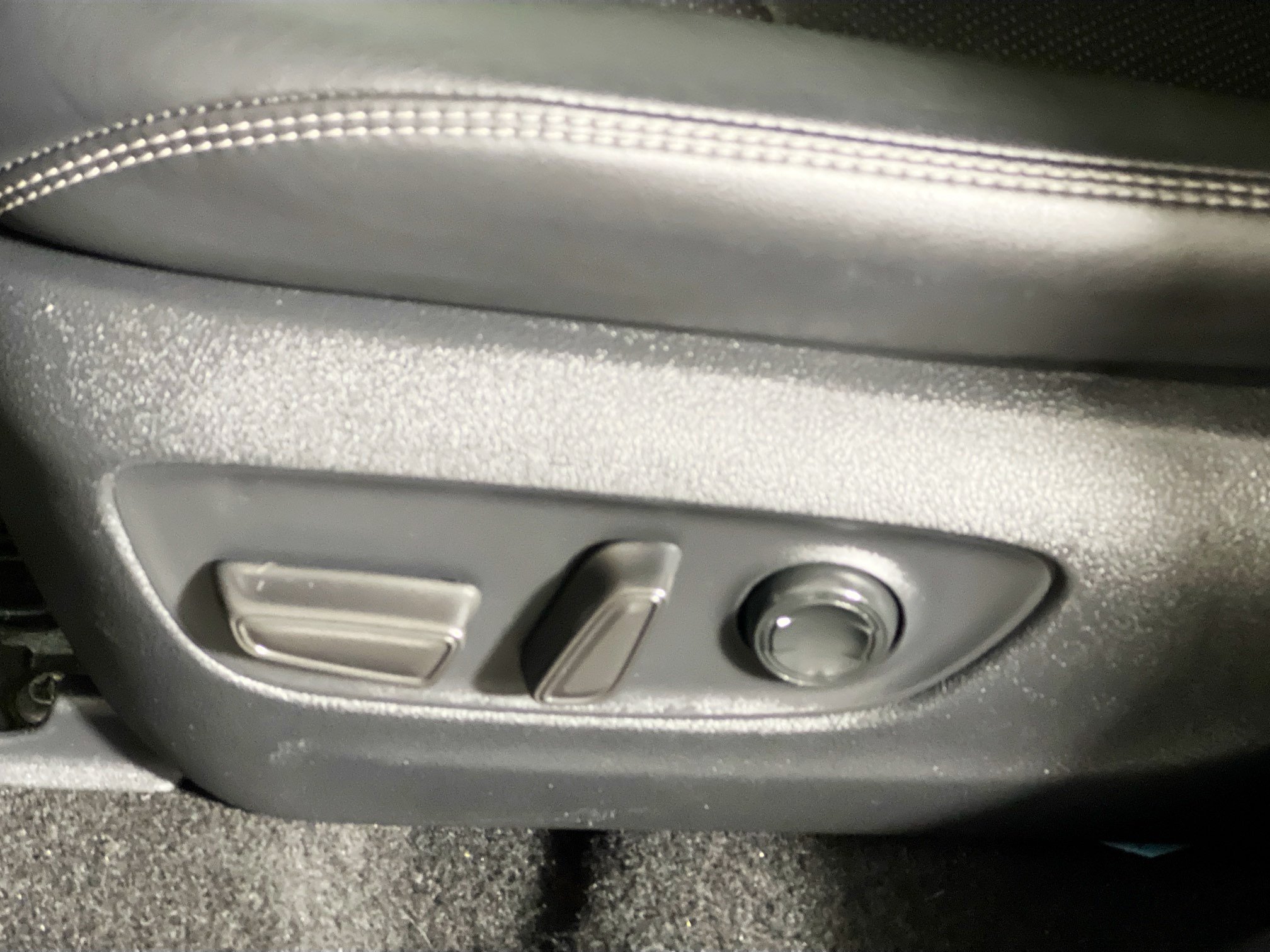 Used 2022 Toyota RAV4 Limited AWD/4WD image 15