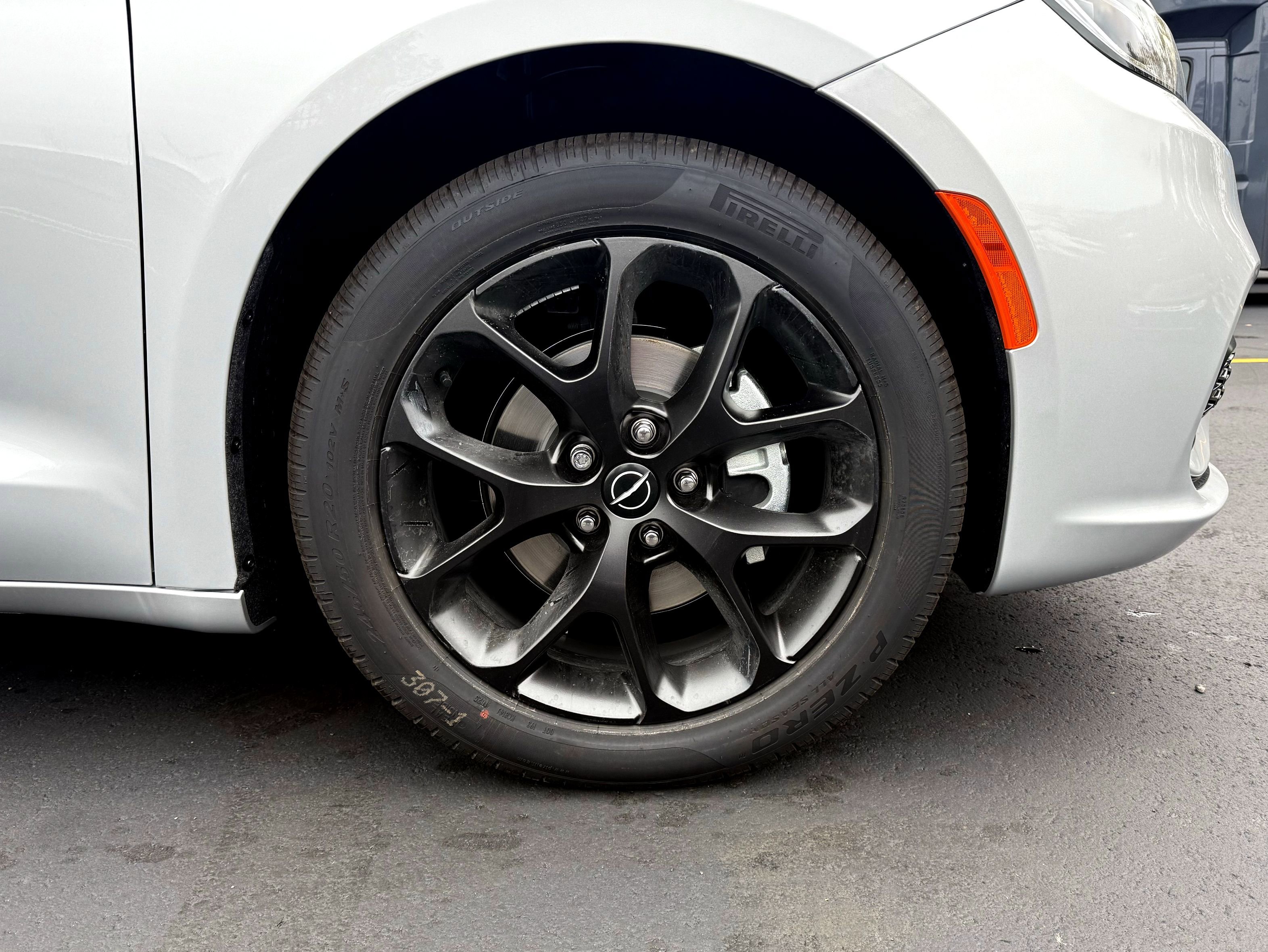 New 2026 Chrysler Pacifica Limited image 13