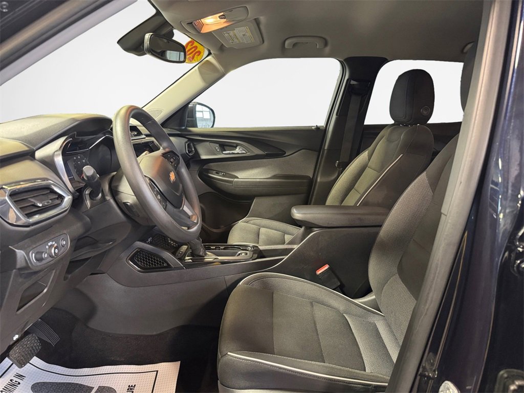 Used 2021 Chevrolet TrailBlazer LT w/ Convenience Package image 12