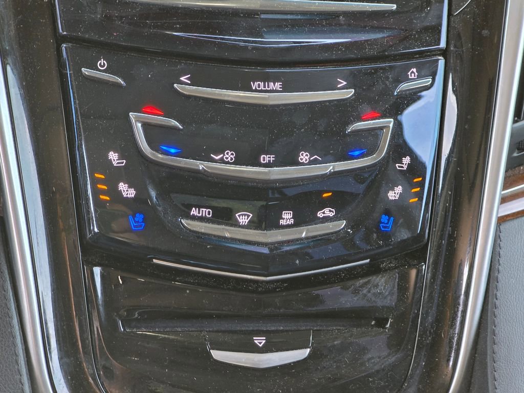 Used 2020 Cadillac Escalade Premium Luxury image 22
