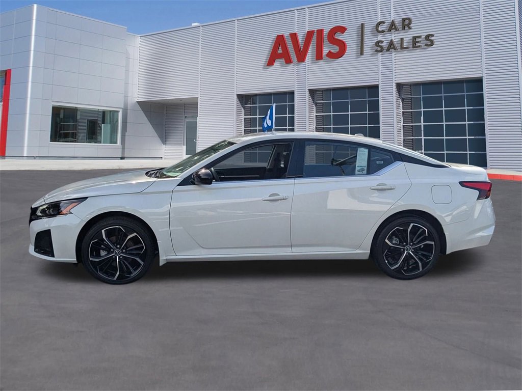 Used 2025 Nissan Altima 2.5 SR image 11