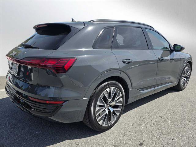 Used 2024 Audi Q8 e-tron Prestige w/ Prestige Package image 3