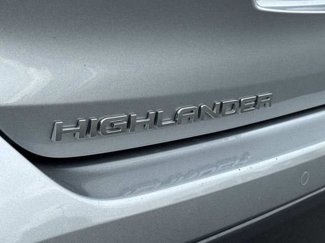 Certified 2021 Toyota Highlander Limited FWD image 15