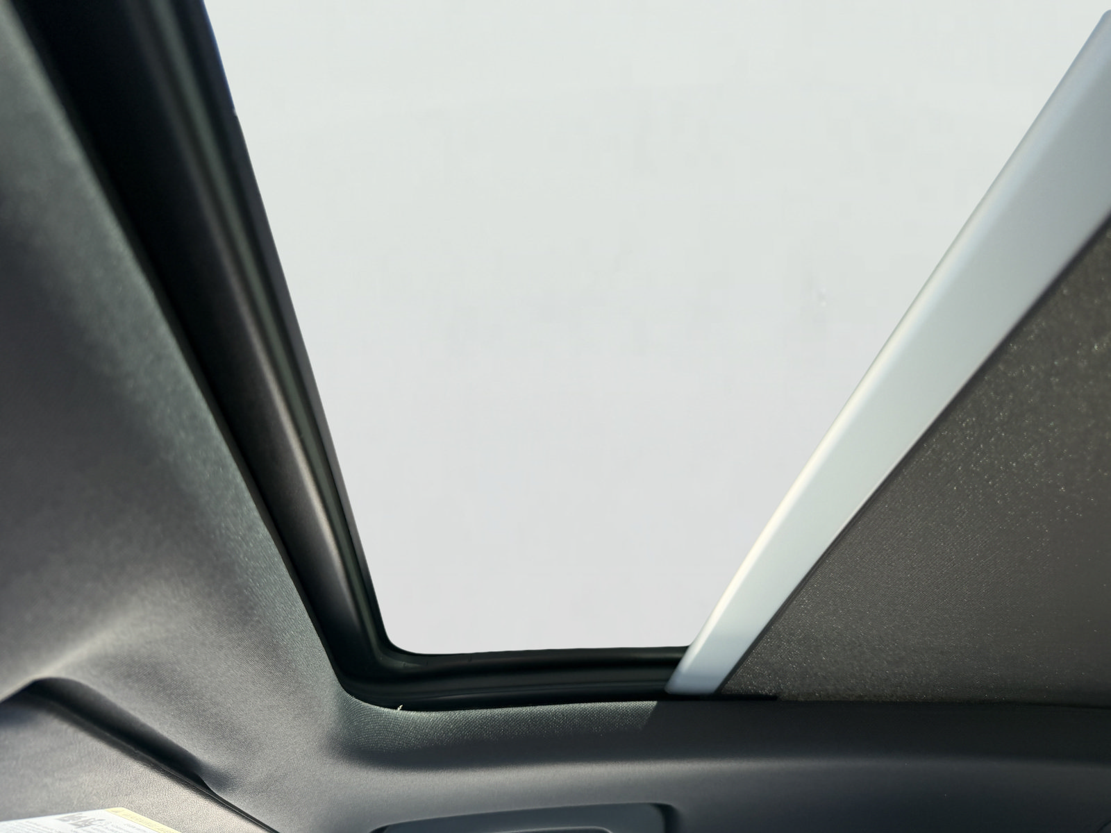 New 2026 Porsche Macan AWD/4WD image 24