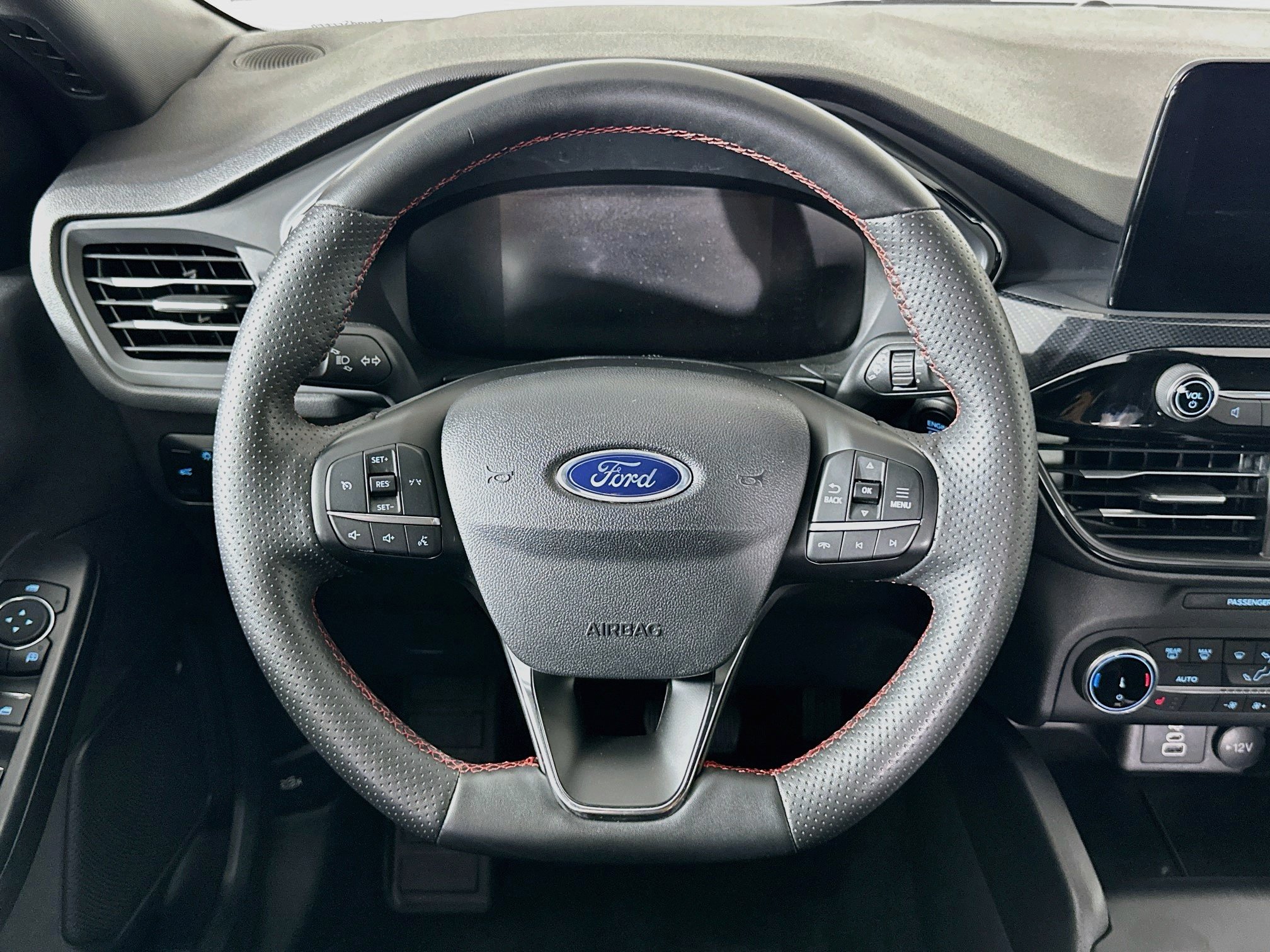 Used 2025 Ford Escape ST-Line Select AWD/4WD image 18
