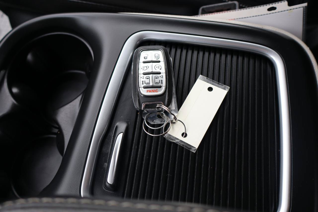 Used 2023 Chrysler Pacifica Touring-L FWD image 20