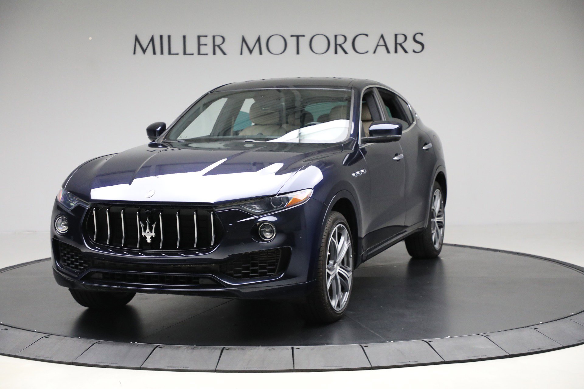 Used 2019 Maserati Levante image 2