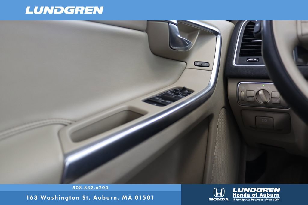 Used 2015 Volvo XC60 T6 w/ Proximity Package image 30