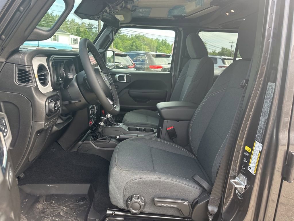 New 2025 Jeep Gladiator Willys image 10