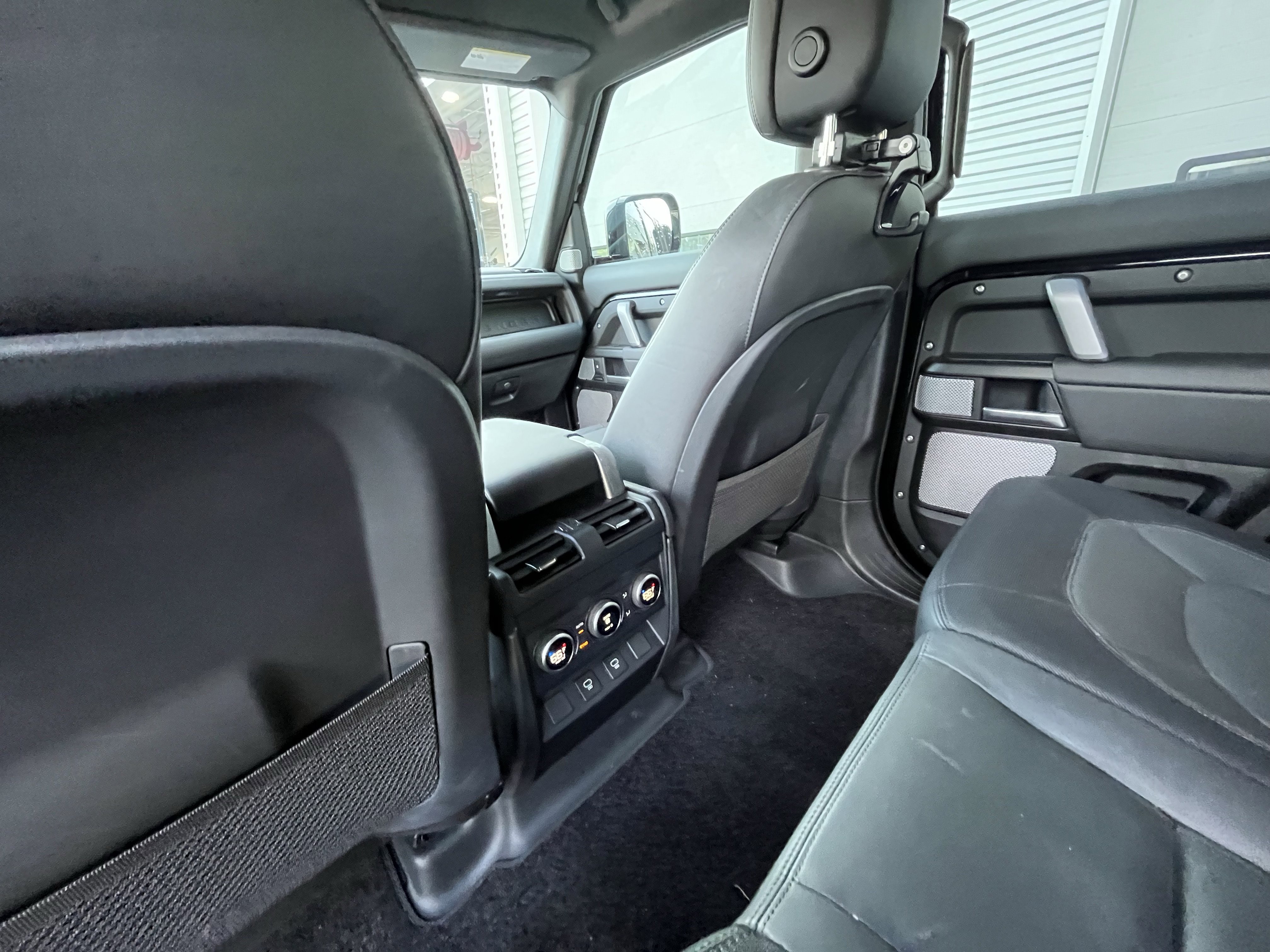 Used 2024 Land Rover Defender 130 Outbound image 30