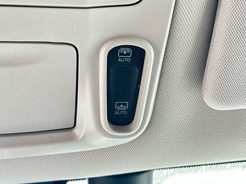 Used 2019 Chrysler Pacifica Limited image 32