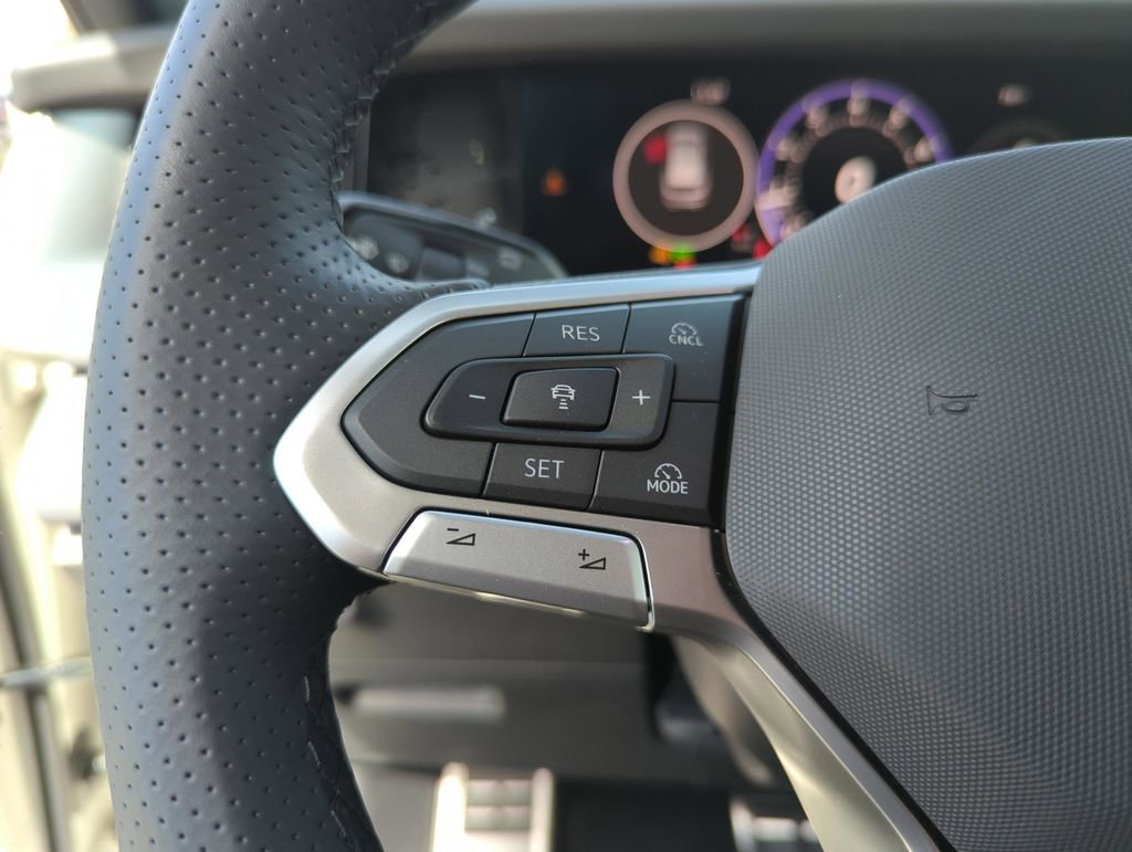 New 2026 Volkswagen Tiguan SE R-Line image 39