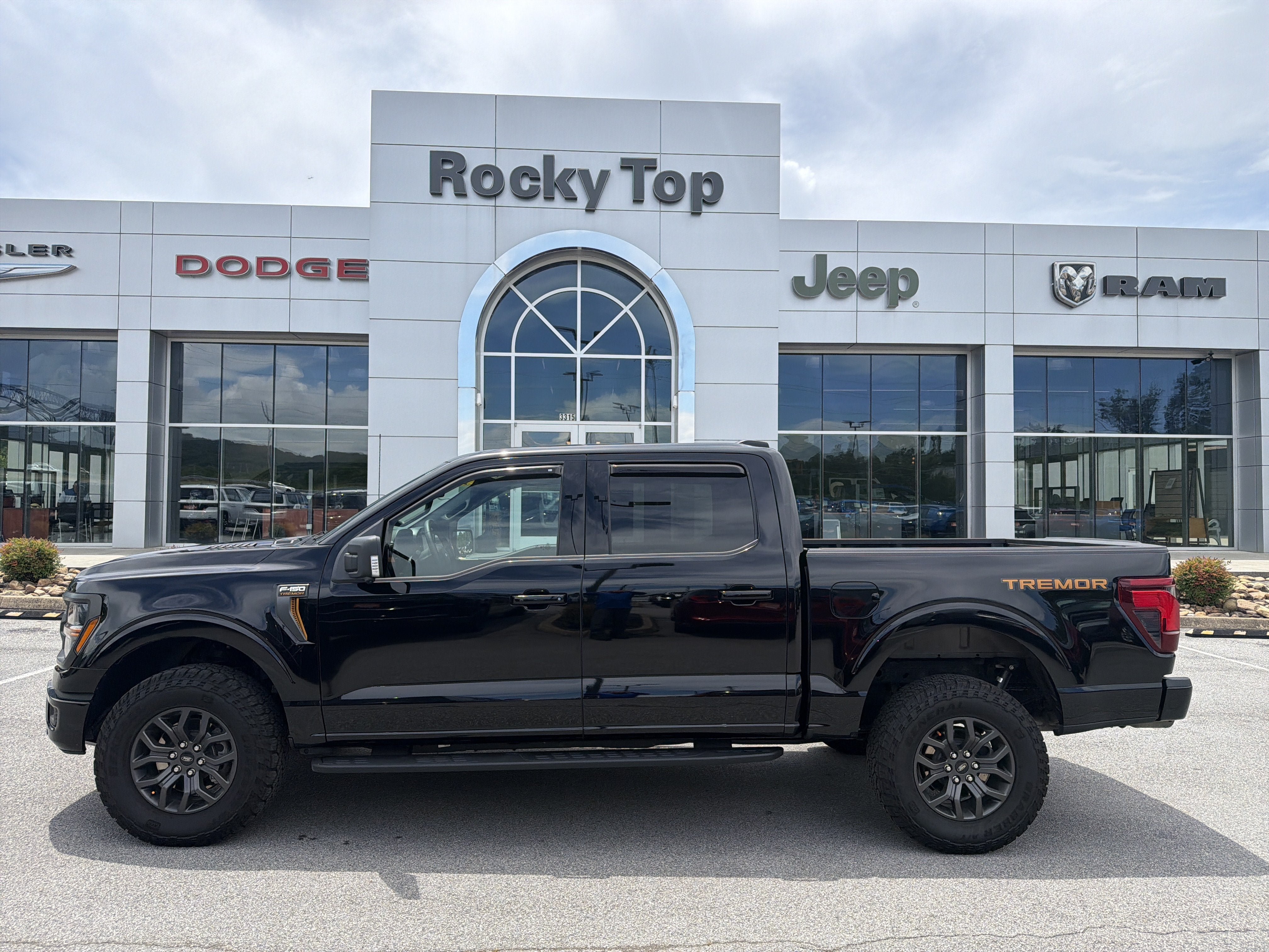 Used 2025 Ford F150 Tremor w/ Tow/Haul Package AWD/4WD image 1