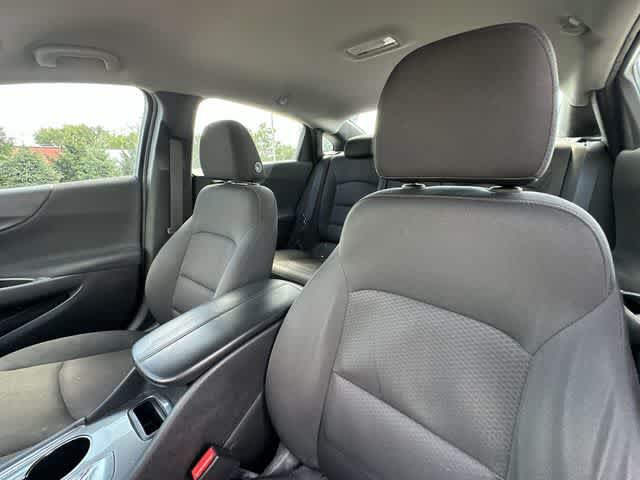 Used 2018 Chevrolet Malibu LT FWD image 15