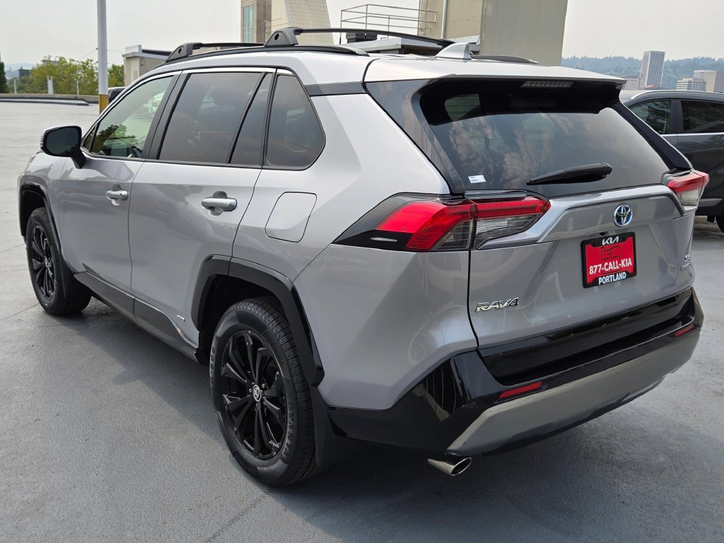 Used 2024 Toyota RAV4 SE w/ Convenience Package AWD/4WD image 5
