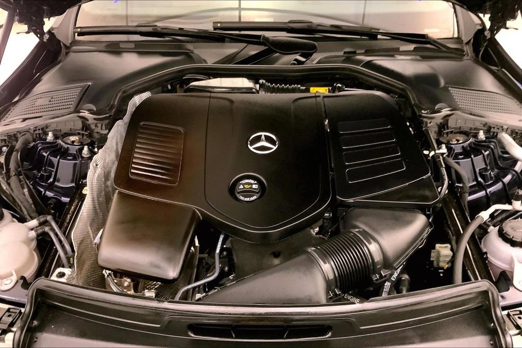 Used 2023 Mercedes-Benz C 300 4MATIC Sedan image 9