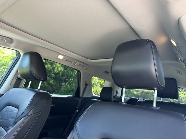Certified 2025 Nissan Pathfinder Platinum AWD/4WD image 34