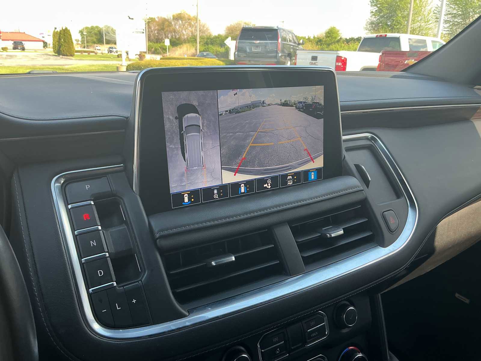 Used 2021 Chevrolet Tahoe LT w/ LT Signature Package AWD/4WD image 13